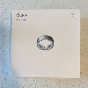 Oura Ring in Shiny Silver